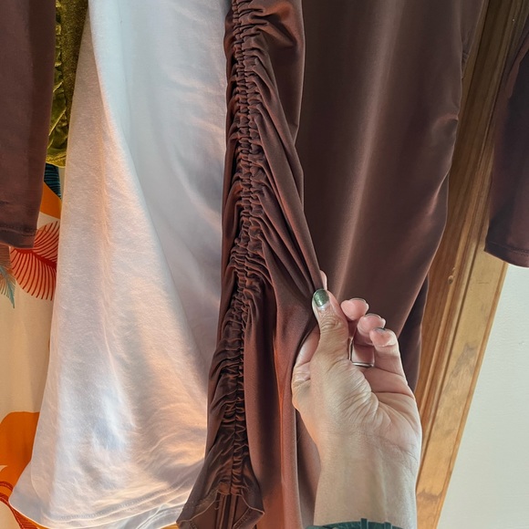 Windsor Brown Long Sleeve Fitted Midi Dress - Picture 8 of 11